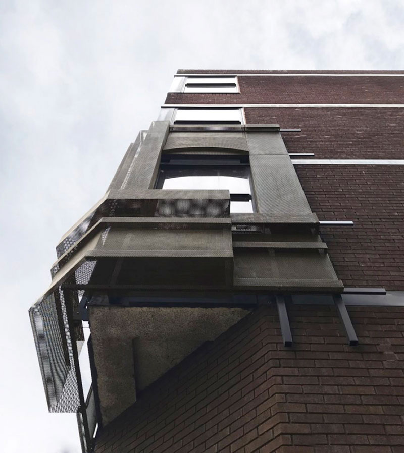 Number 8, Bleeding Heart Yard, view up corner of building